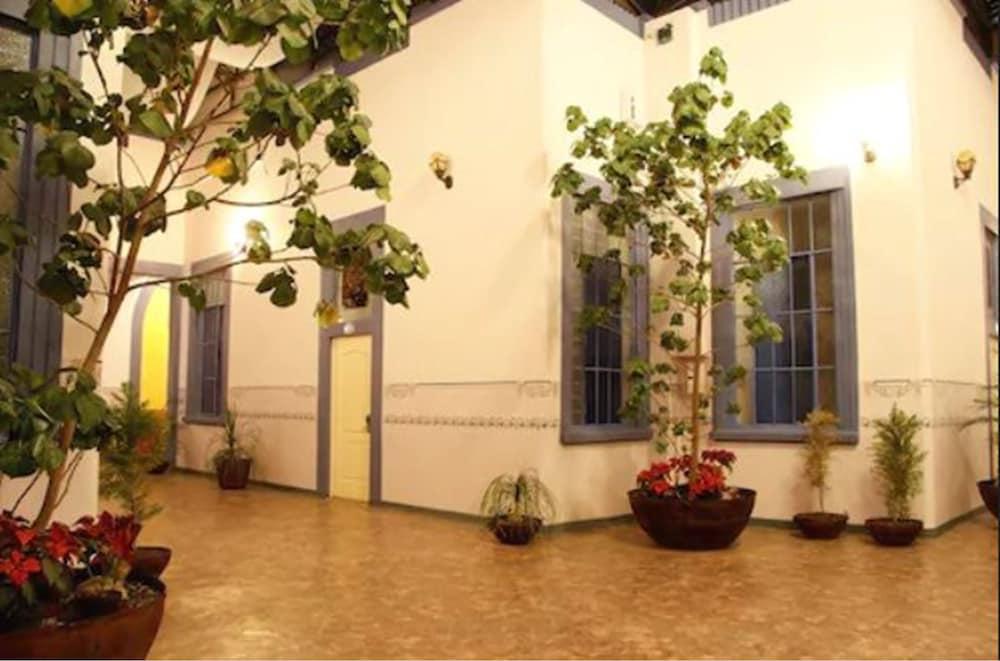 Hotel La Alhondiga Пуебла Екстериор снимка