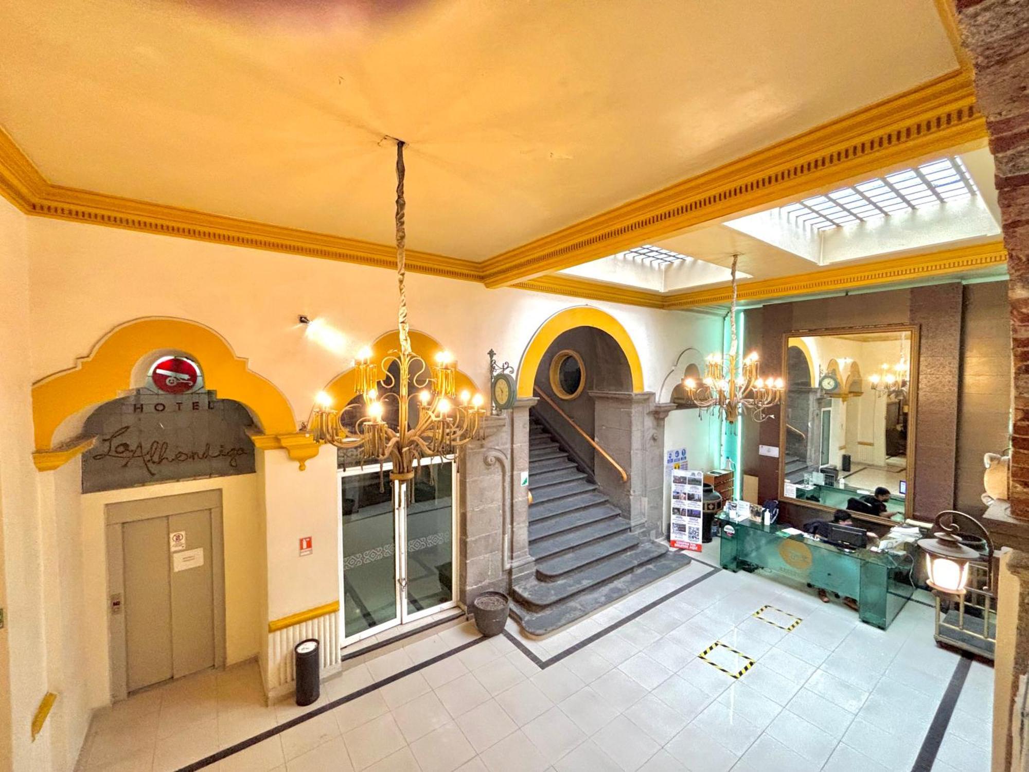 Hotel La Alhondiga Пуебла Екстериор снимка